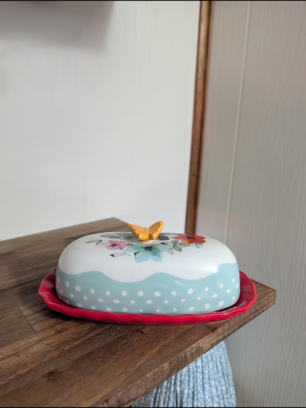 The Pioneer Woman Floral Butter Dish with Yellow Butterfly Knob - Blue & Red